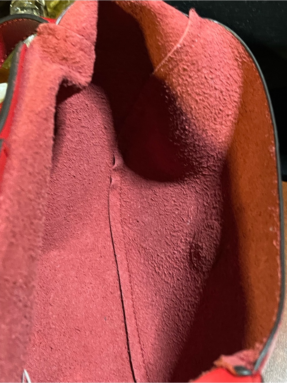 “Guess 1981” Cherry Red Saddle Flap Crossbody Bag / Pebbled Vegan Leather - Picture 9 of 13